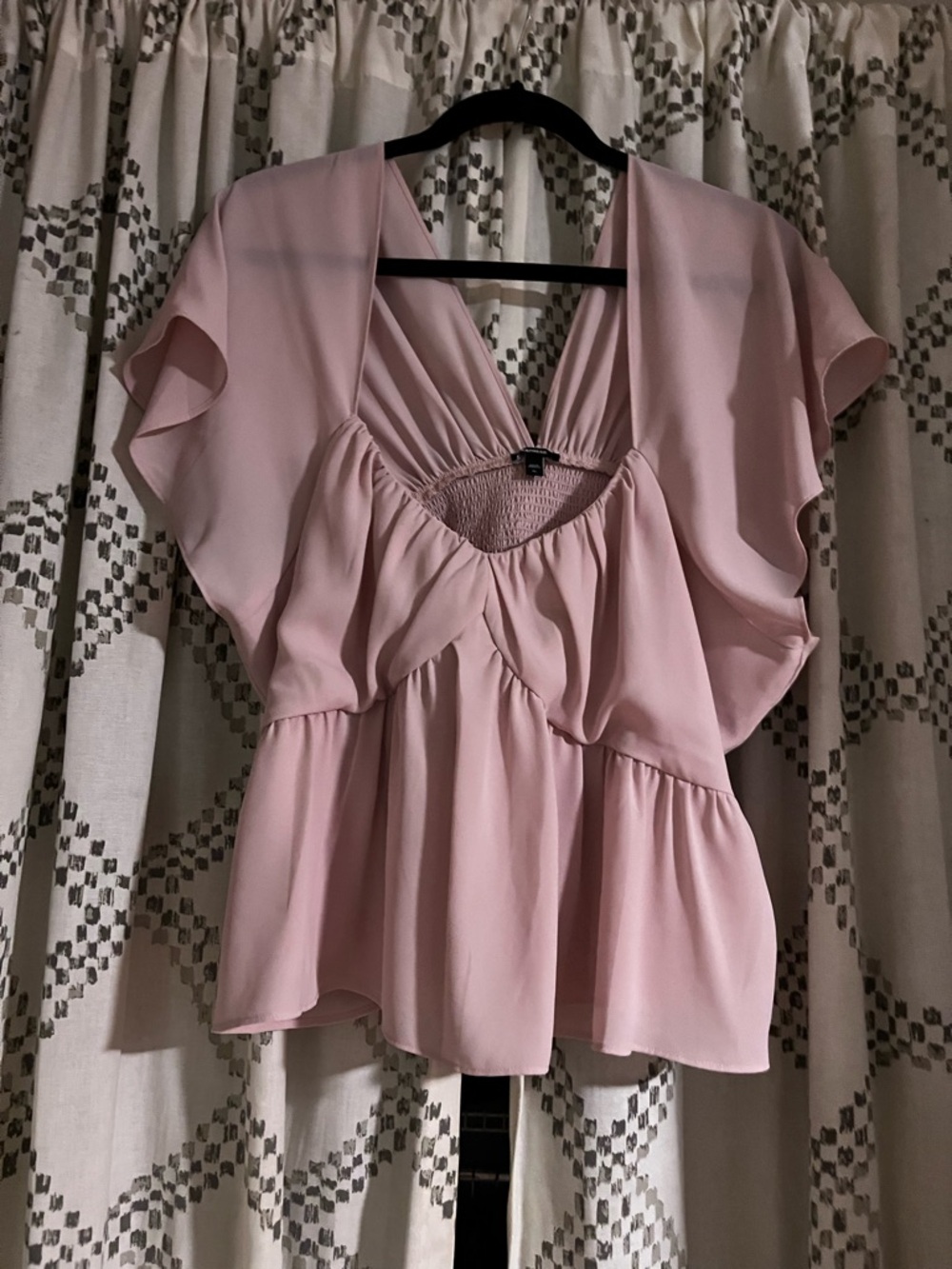 Express Blush Pink Flutter Sleeve Peplum V-Neck Top - Picture 4 of 4